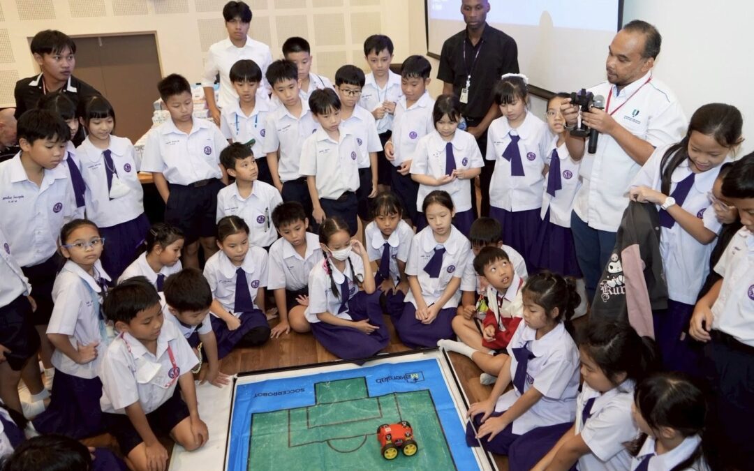 Grade 4–6 students join a robotics training and demonstration workshop, the Faculty of Engineering, Kasetsart University